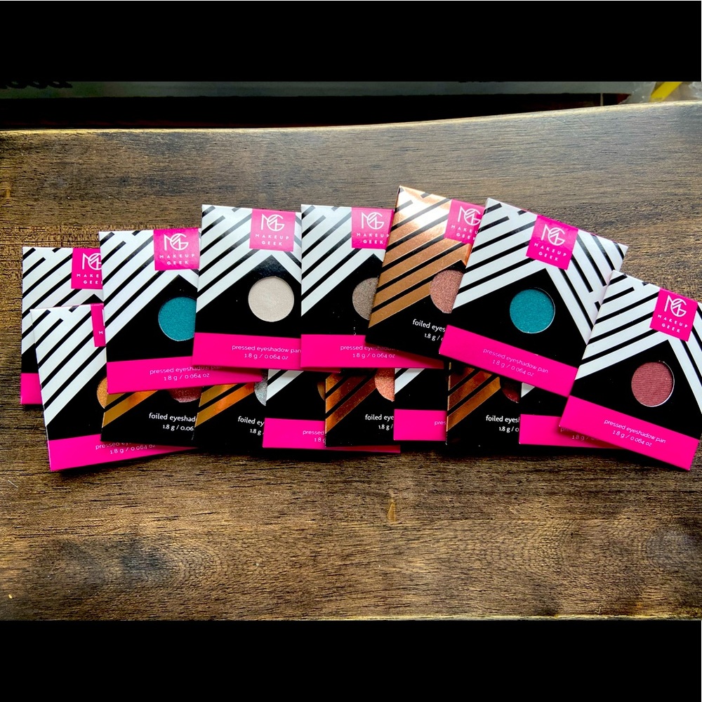 Make Up Geek Assorted Single Shadows Bundle - 15!